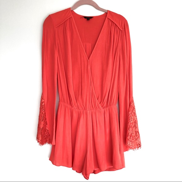 🔥Host Pick🔥Long Sleeve Summer Romper by Guess - Picture 3 of 8